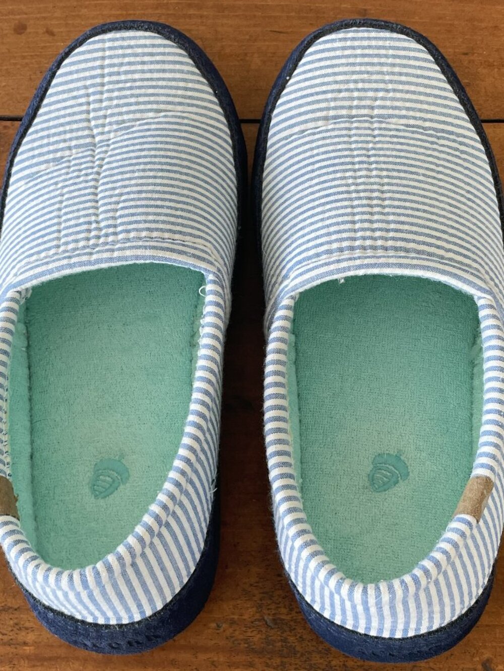 Acorn Slippers, Women, Size 8-9